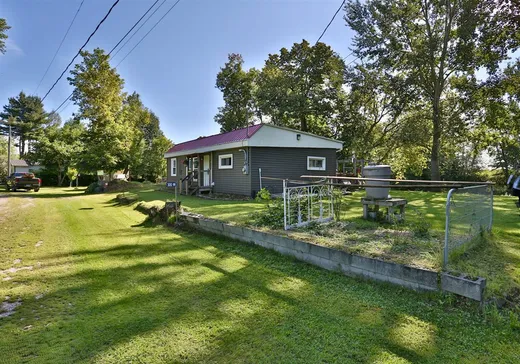 House for sale - 300 Place Bourbeau, Acton Vale, J0H 1A0