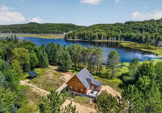 Two or more stories for sale - 183 Ch. du Baluchon, Lac-Des-Plages, J0T1K0