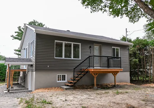 Maison à vendre - 221 54e Avenue, Sainte-Marthe-sur-le-Lac, J0N 1G4