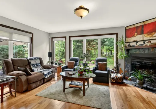 Maison à vendre - 11 Rue de la Fontaine, Lachute, J8H 3W9