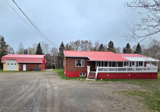Maison à étages à vendre - 203 Rg des Bouffard, Matane, G4W0E3