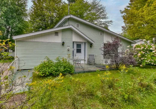 Maison à étages à vendre - 545 9e avenue du Lac-Capri, Saint-Colomban, J5K2M6