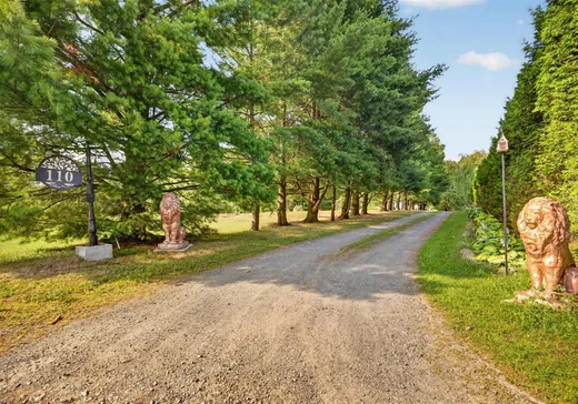Un étage et demi à vendre - 110 Rue Industrielle, Lefebvre, J0H2C0