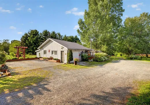 Maison à vendre - 110 Rue Industrielle, Lefebvre, J0H 2C0