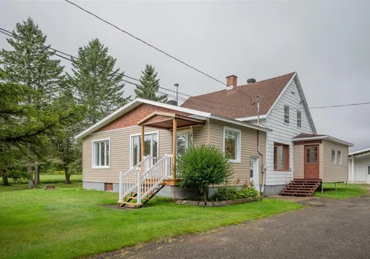 Un étage et demi à vendre - 2029 Rue Notre-Dame O., Victoriaville, G6T2C6