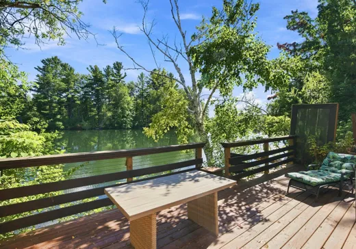 Maison à vendre - 610 Rue St-Patrice E., Magog, J1X 1V3
