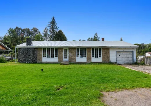 Bungalow for sale - 898 Rue Covey, Bryson, J0X1H0