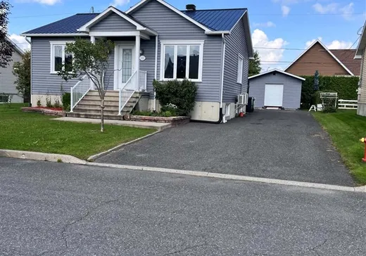 Bungalow for sale - 300 Rue du Gaillet, St-Charles-De-Drummond, J2C0E9