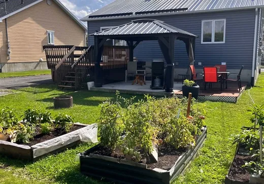 House for sale - 300 Rue du Gaillet, St-Charles-De-Drummond, J2C 0E9