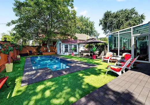 Maison à étages à vendre - 555 Rue Ste-Catherine, Longueuil, J4G1G9