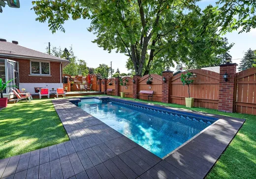 Maison à vendre - 555 Rue Ste-Catherine, Longueuil, J4G 1G9