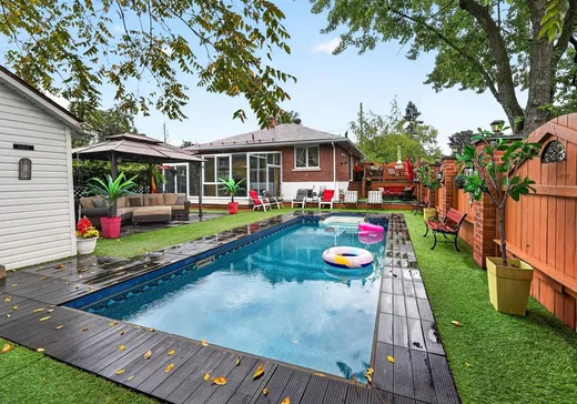 Maison à vendre - 555 Rue Ste-Catherine, Longueuil, J4G 1G9