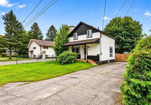 House for sale - 340 Rue Catherine, Lachute, J8H 1E9