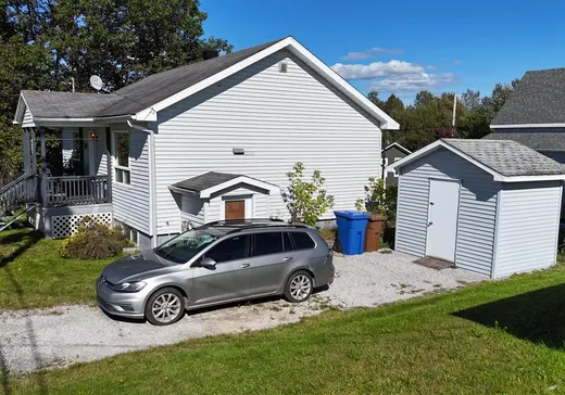 House for sale - 322 7e Avenue, Weedon, J0B 3J0