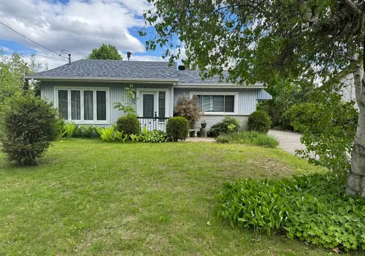 Two or more stories for sale - 64 4e Boulevard, Vaudreuil-Dorion, J7V5M5