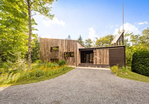 Two or more stories for sale - 590 Ch. des Bois, St-Come, J0K2B0
