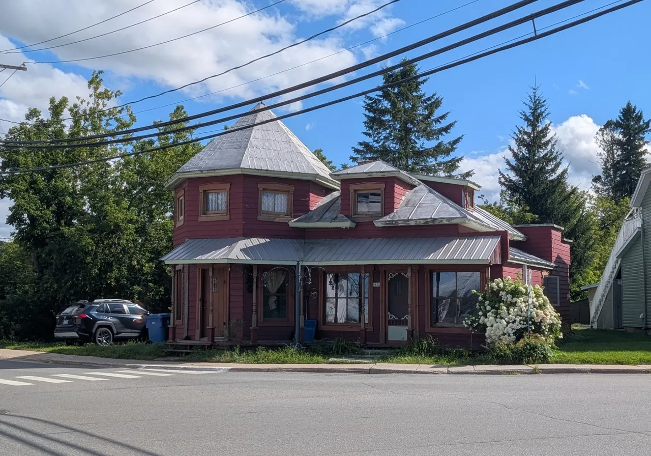 11 Rue St-Pierre — photo 1