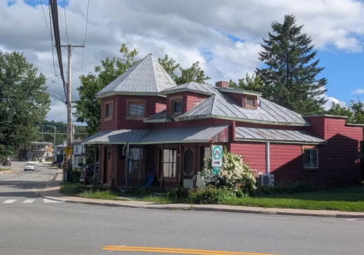 Maison à vendre - 11 Rue St-Pierre, St-Alexis-Des-Monts, J0K 1V0