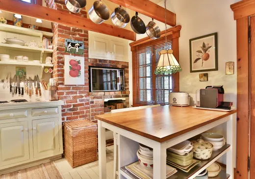 Maison à vendre - 150 Av. St-Pierre, St-Denis-Sur-Richelieu, J0H 1K0