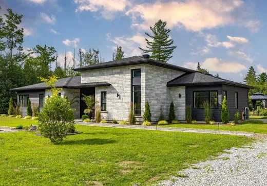 Maison à vendre - 242 Rue Hélène, Sherbrooke, J0B 3G0
