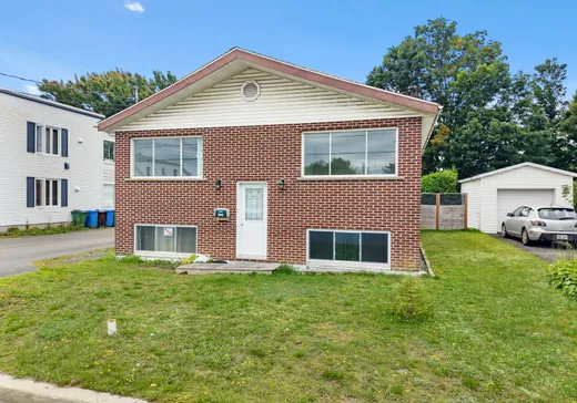 Maison à étages à vendre - 520 Rue Maisonneuve, Granby, J2G3H3
