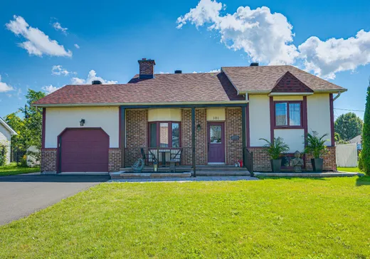 Maison à étages à vendre - 101 Rue Rapin, Salaberry-de-Valleyfield, J6S5M4