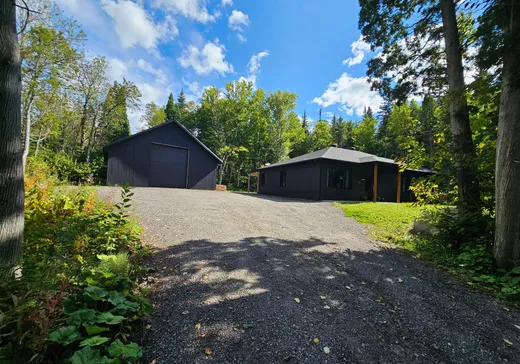 Two or more stories for sale - 960 Rue Ministuk, Saguenay, G7N0E5