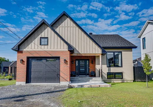 Maison à étages à vendre - 760-760A Rue du Madrigal, Salaberry-de-Valleyfield, J6S0N7