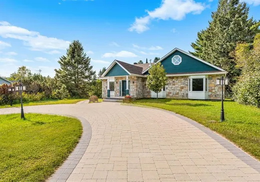 Maison à vendre - 794 Ch. Pierre-Péladeau, Sainte-Adèle, J8B 1Z4