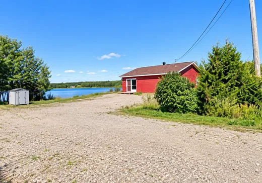 Maison à étages à vendre - 657 Ch. St-Pierre, Senneterre, J0Y2M0