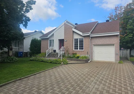 Maison à étages à vendre - 339 Rue Limoges, Sainte-Anne-des-Plaines, J5N2N4
