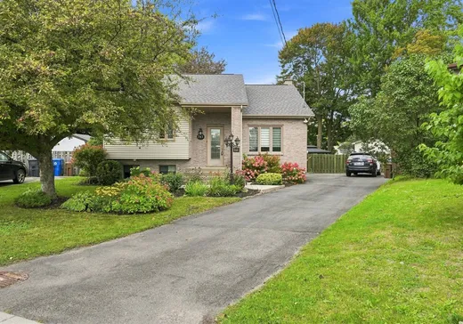Bungalow à vendre - 761 Av. des Cyprès, Saint-Jérôme, J7Z6T5