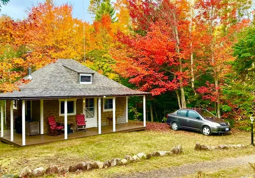 Bungalow à vendre - 875 Rue du Pacifique, Val David, J0T2N0