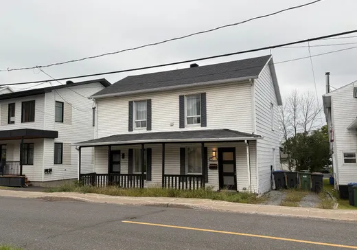 Maison à étages à vendre - 3481 Rue St-Laurent, Lévis, G6V3W4