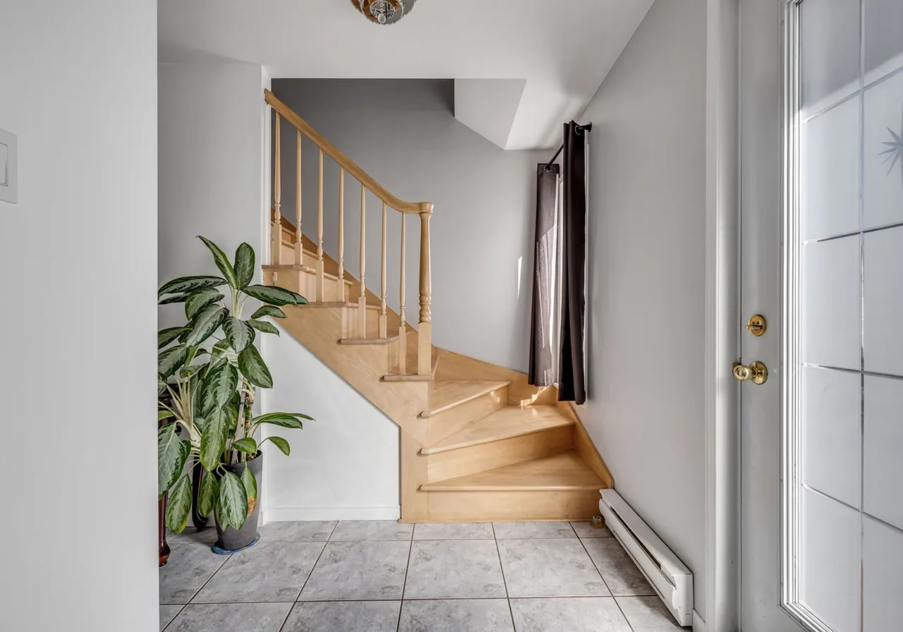 1360 Av. du Lac-St-Charles — photo 3