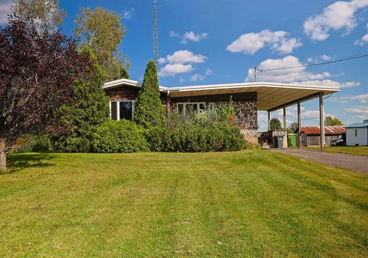 Bungalow for sale - 1009 Route Principale, Daveluyville, G0Z1C0