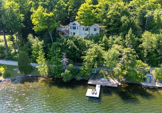 Bungalow à vendre - 32 Rue Cabana, Eastman, J0E1P0