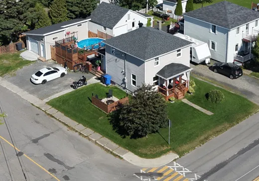 Maison à étages à vendre - 220 Rue St-Joseph, Matane, G4W1N6