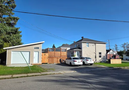 Maison à vendre - 220 Rue St-Joseph, Matane, G4W 1N6