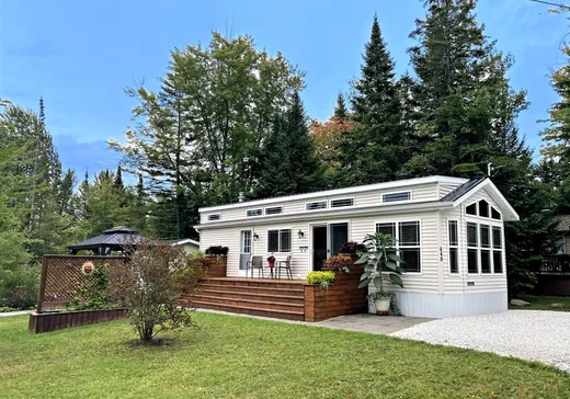 Maison à étages à vendre - 315 Route 112, St-Etienne-De-Bolton, J0E2E0