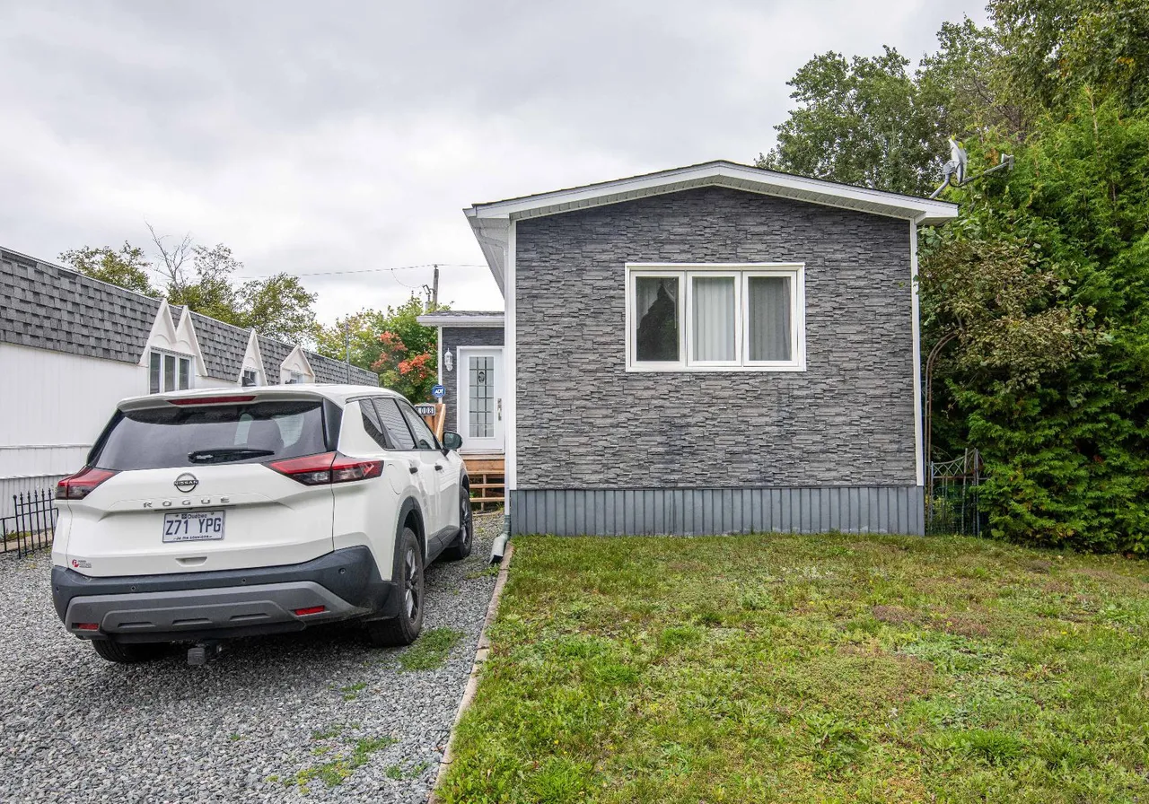 1008 Rue du Nickel — photo 3