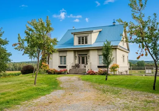Two or more stories for sale - 1028 7e Rang, L'Avenir, J0C1B0