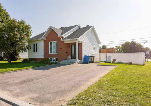House for sale - 360 Rue Cambert, Pointe-Du-Lac, G9B 1V1