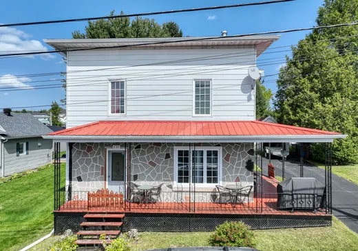 Two or more stories for sale - 434 Av. Montcalm, Thetford-Mines, G0N1E0