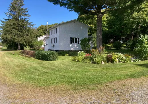 Maison à vendre - 404 Ch. des Sucreries, Petite-Riviere-St-François, G5V 3R9