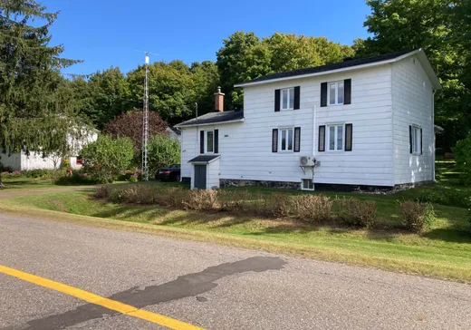 Maison à vendre - 404 Ch. des Sucreries, Petite-Riviere-St-François, G5V 3R9