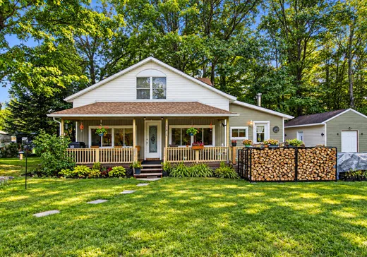 Maison à étages à vendre - 115 1re avenue du Lac-Pinet, Saint-Calixte, J0K1Z0