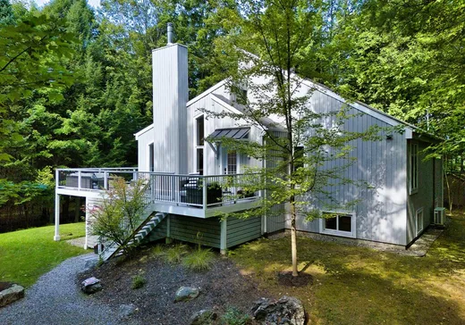 Maison à vendre - 409 Ch. des Villas-de-l'Anse, Magog, J1X 0M8