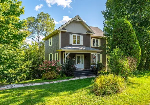 Maison à étages à vendre - 200 Ch. des Cormiers, Saint-Sauveur, J0R1K0