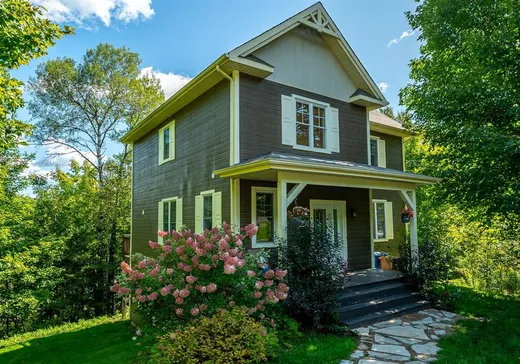 Maison à vendre - 200 Ch. des Cormiers, Saint-Sauveur, J0R 1K0